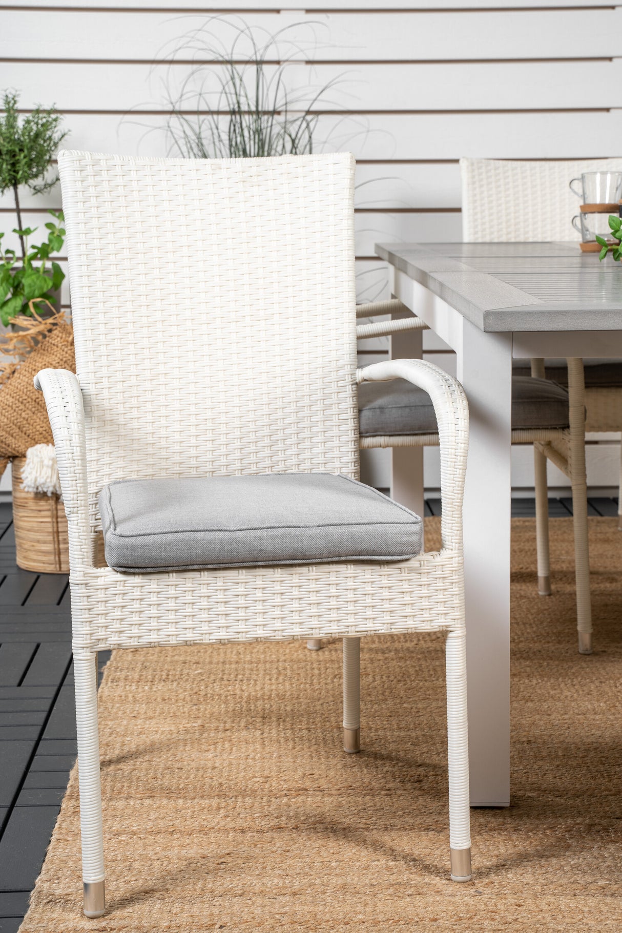 Galds un krēslu komplekts 417485