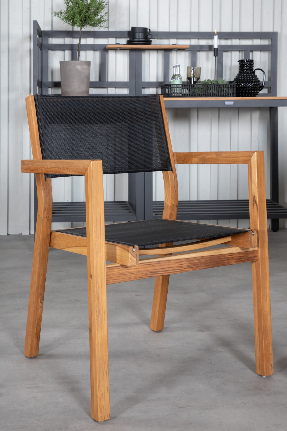 Galds un krēslu komplekts 440569