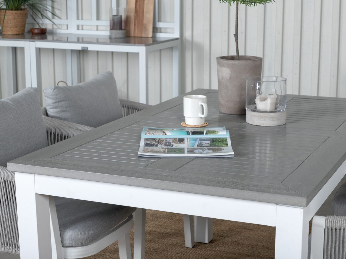 Galds un krēslu komplekts 439106