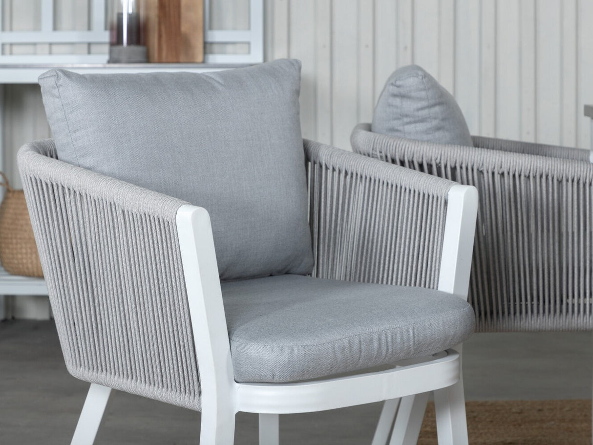 Galds un krēslu komplekts 439106