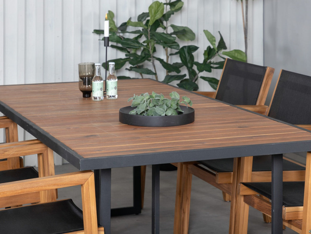 Galds un krēslu komplekts 440429