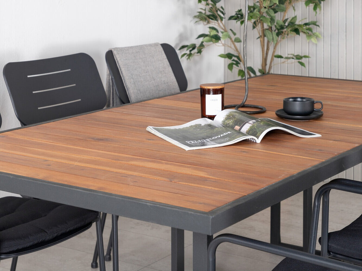 Galds un krēslu komplekts 440491