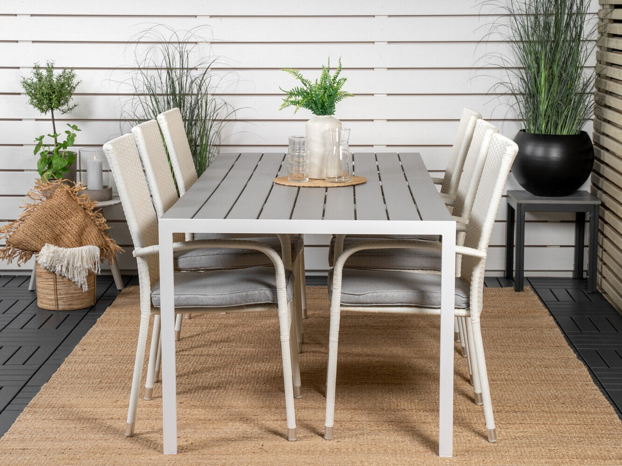 Galds un krēslu komplekts 420672