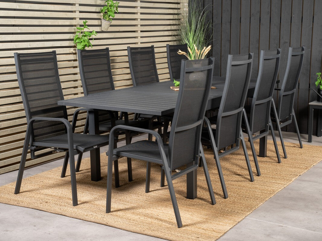 Galds un krēslu komplekts 484126