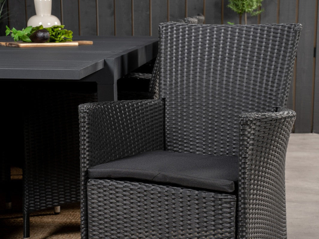 Galds un krēslu komplekts 484127