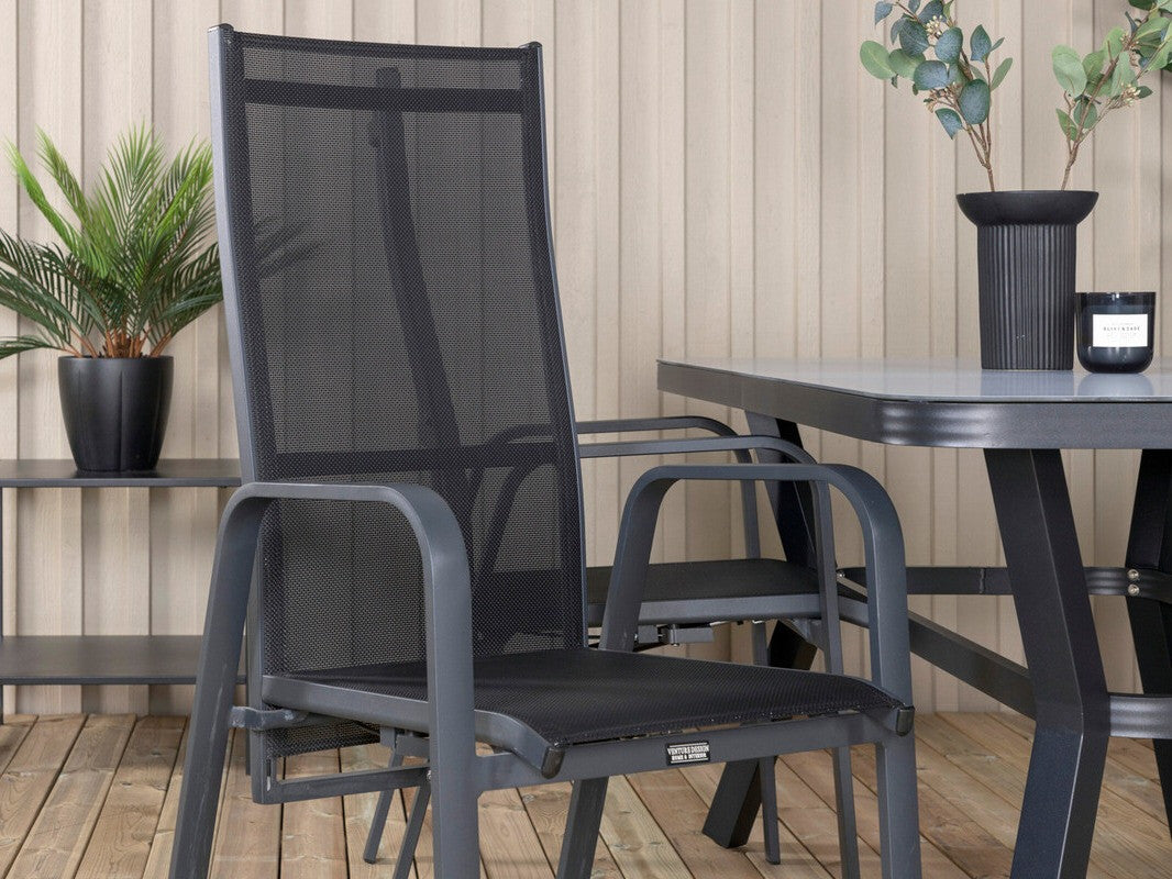 Galds un krēslu komplekts 484139