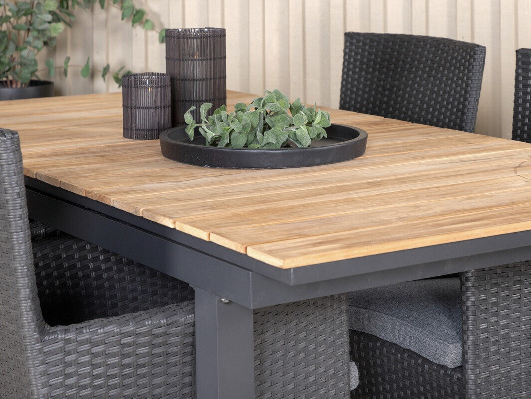 Galds un krēslu komplekts 484376