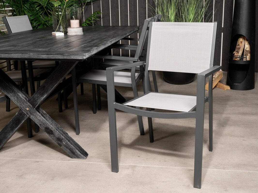 Galds un krēslu komplekts 484391