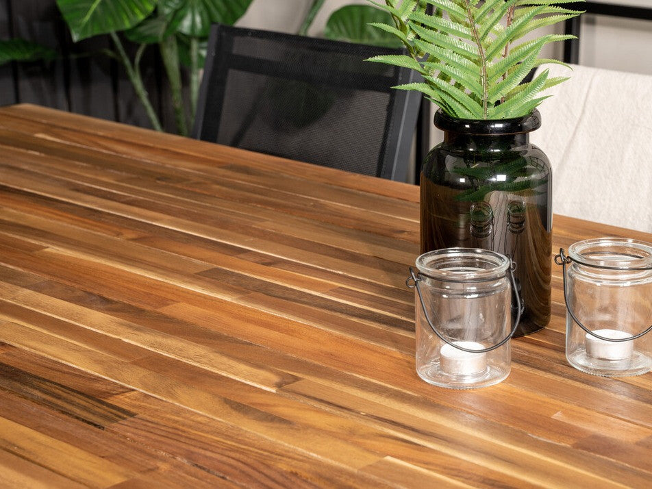 Galds un krēslu komplekts 492160