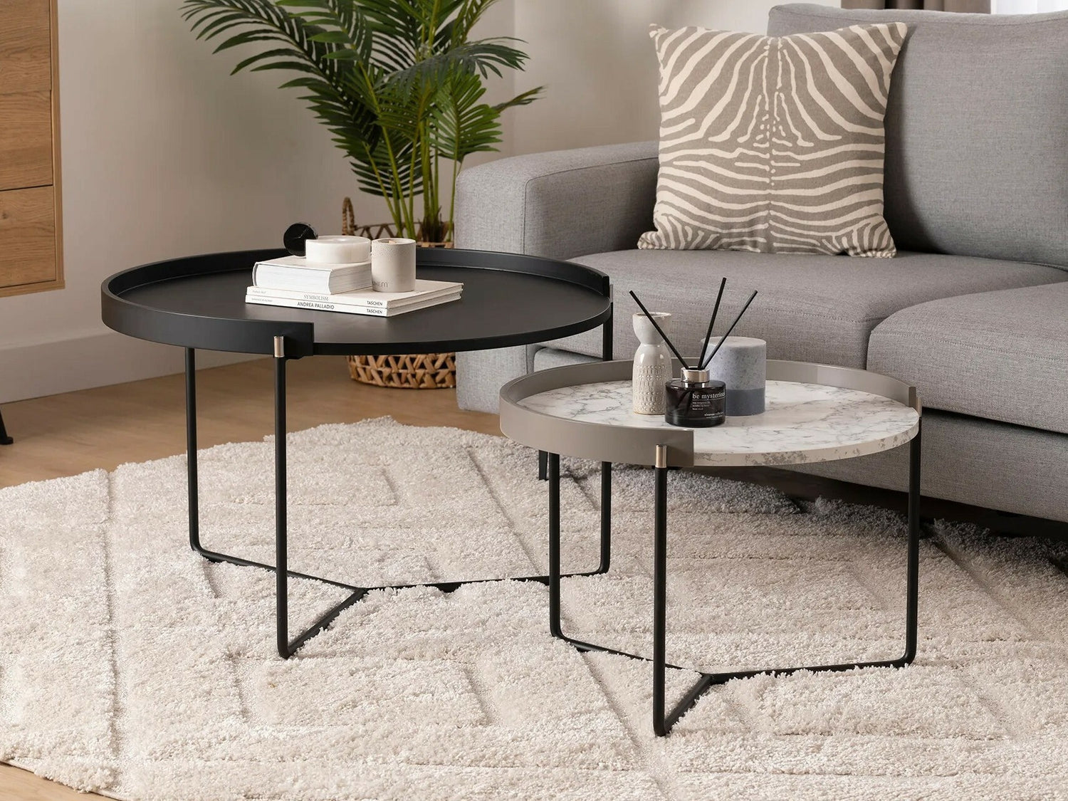 Žurnālu galdiņu komplekts 549809