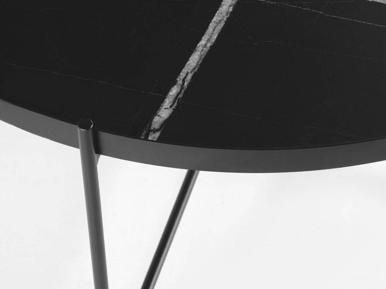 Žurnālu galdiņu komplekts 558620