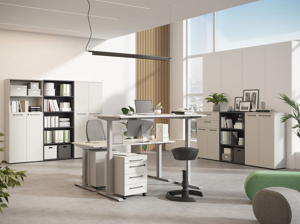 Rakstāmgalds ar regulējamu augstumu 555283