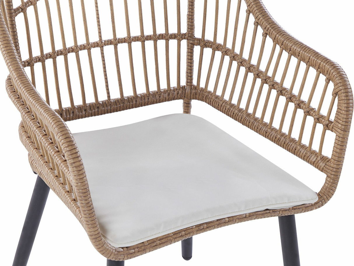 Galds un krēslu komplekts 582707