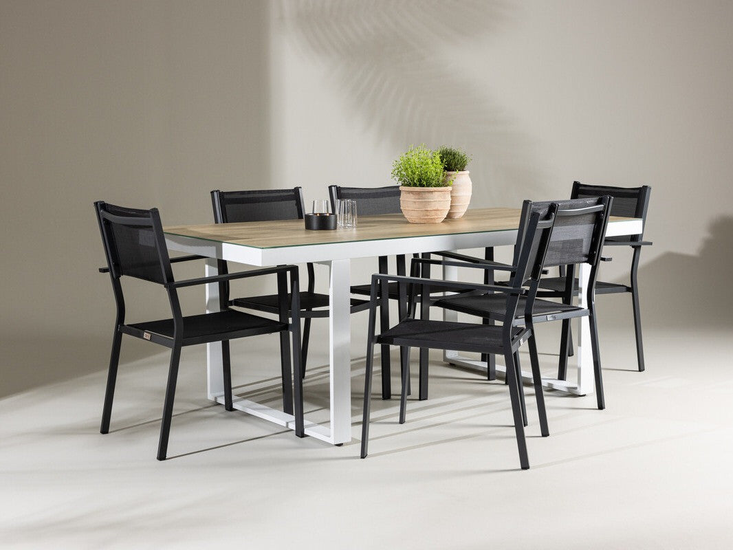 Galds un krēslu komplekts 586590