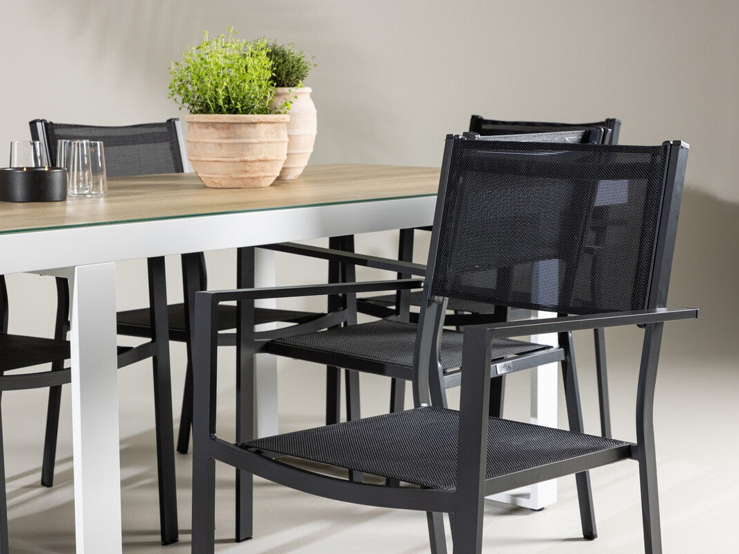 Galds un krēslu komplekts 586590