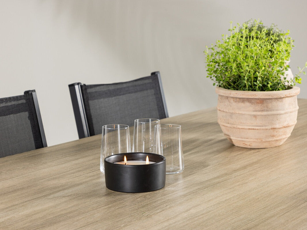 Galds un krēslu komplekts 586590