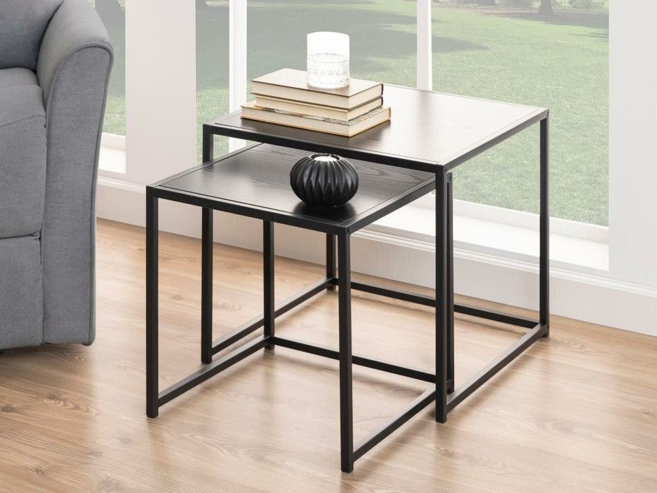 Žurnālu galdiņu komplekts 586655