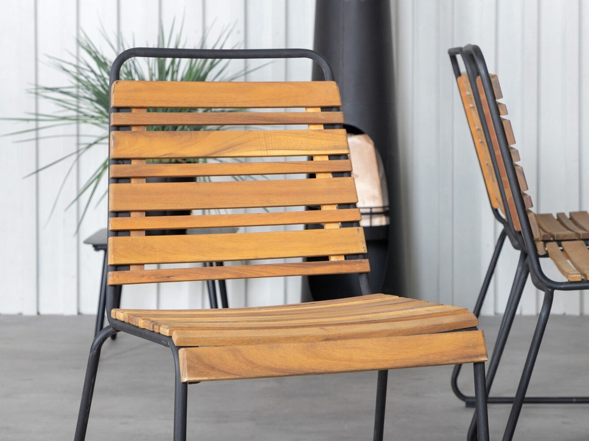 Galds un krēslu komplekts 440323