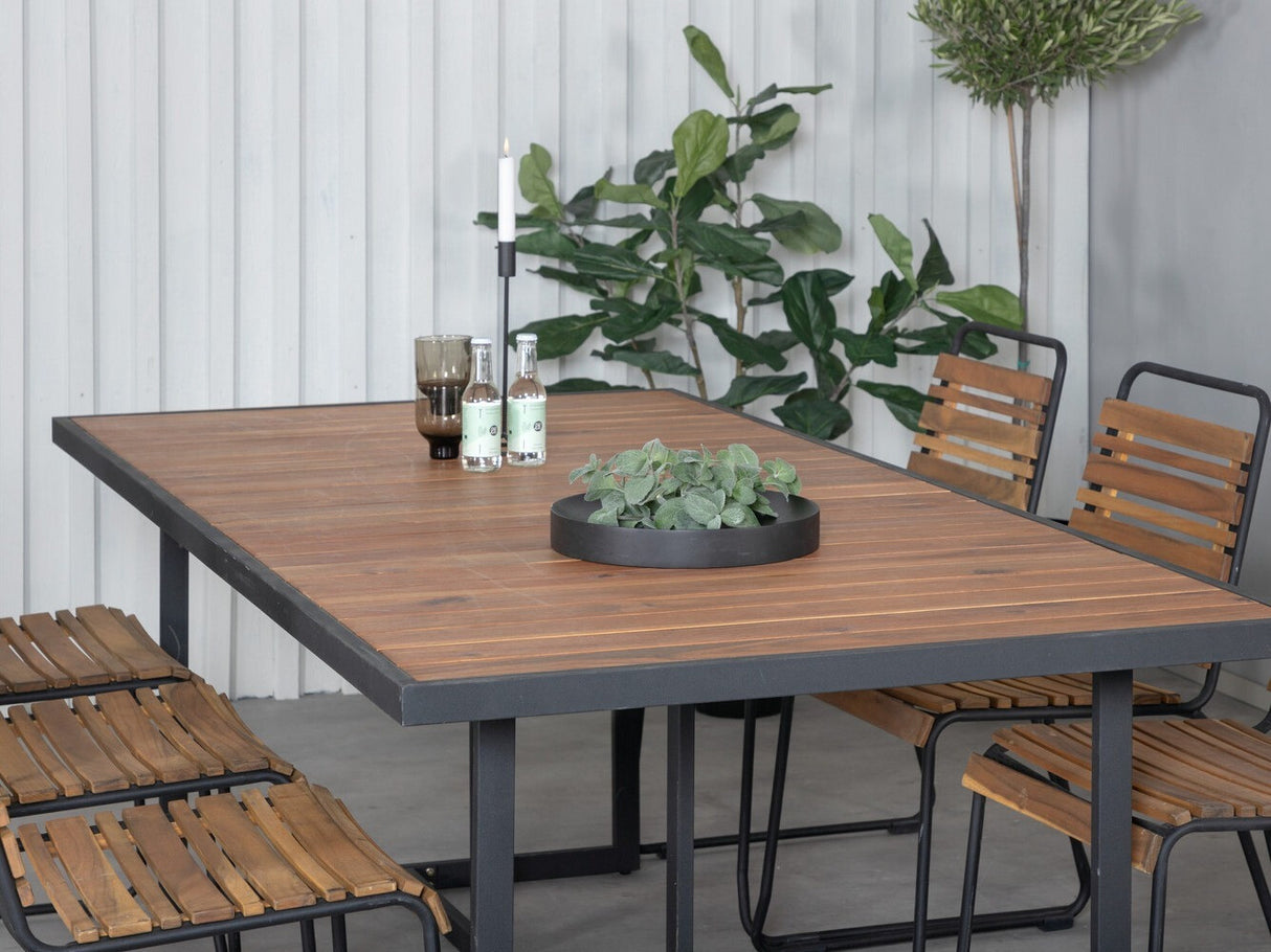 Galds un krēslu komplekts 440323