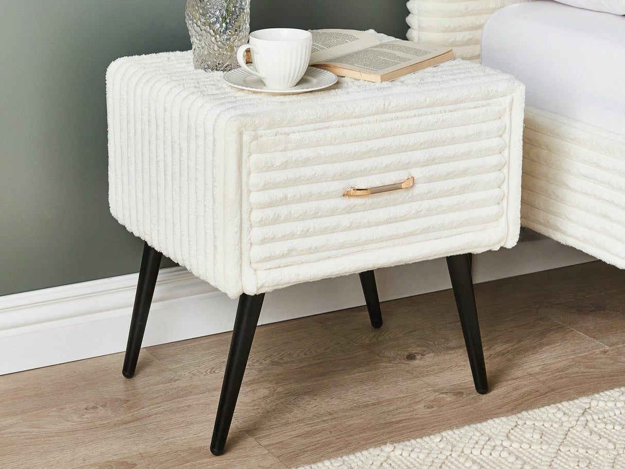 Naktsgaldiņš 588025 4011499