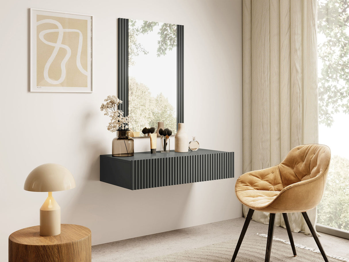 Grima galds 472573 4038098