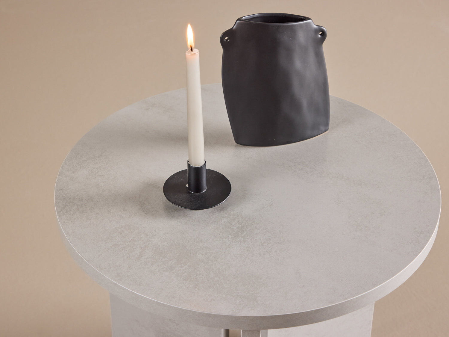 Žurnālu galdiņš 564948 4141424