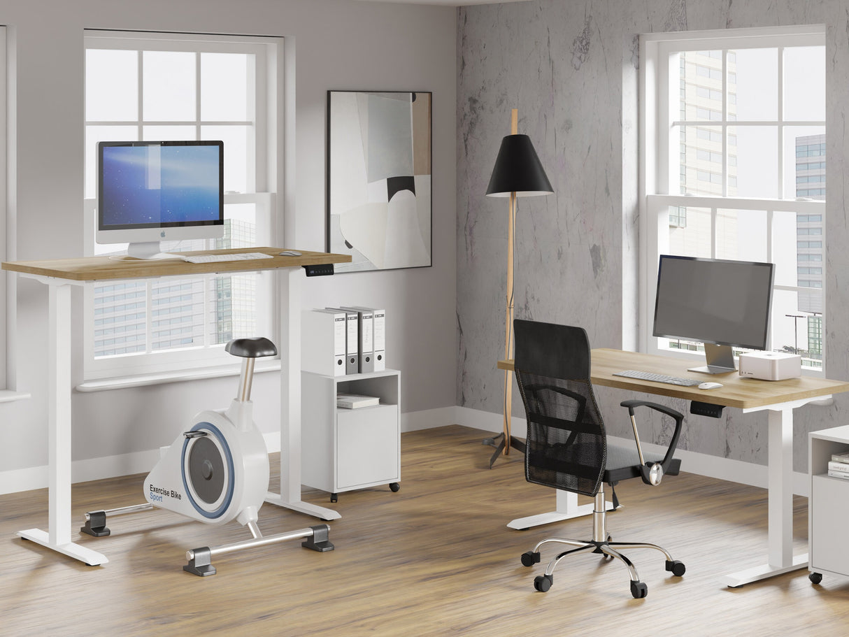 Rakstāmgalds ar regulējamu augstumu 610669