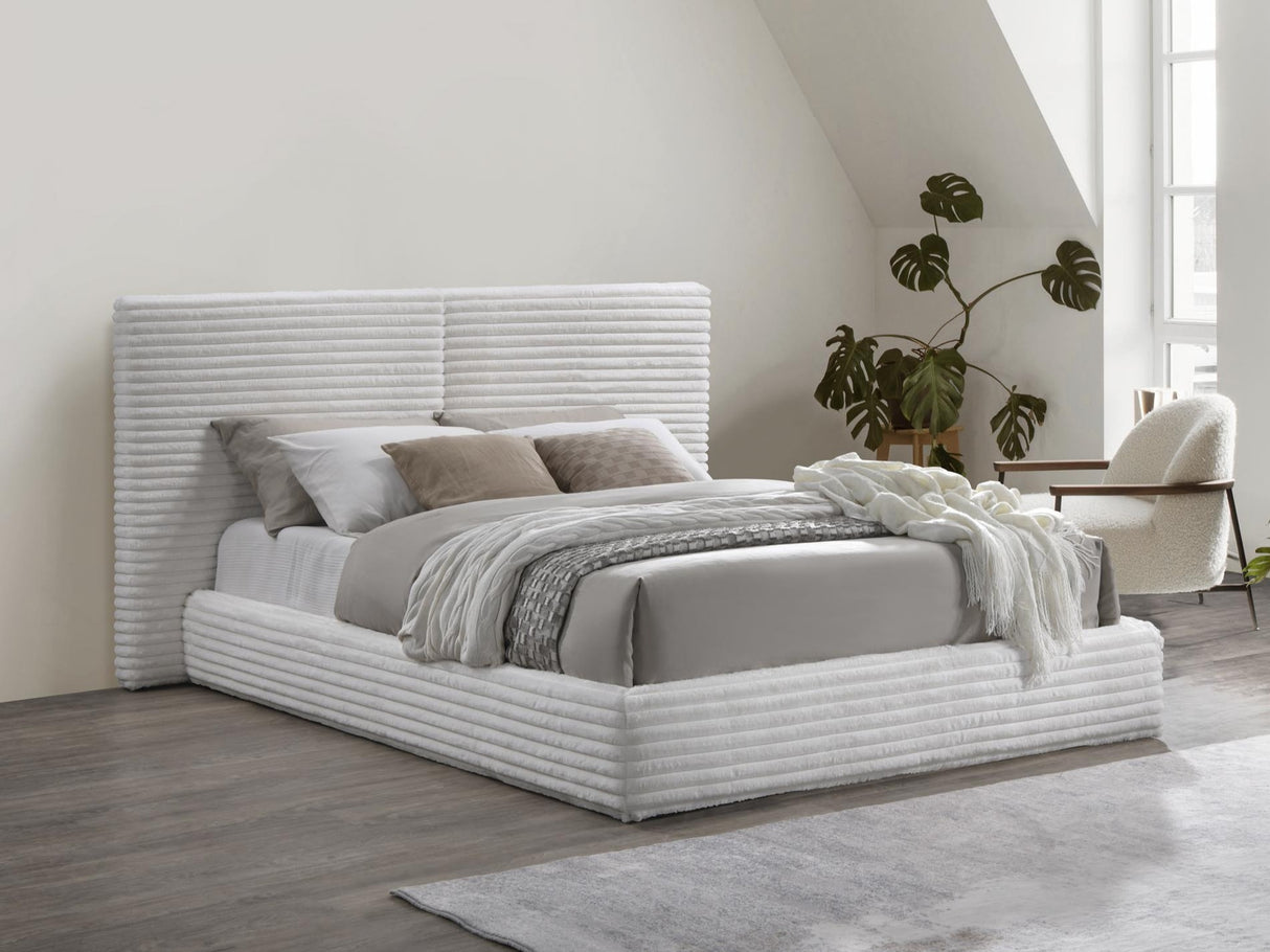 Gulta 586797 4234769