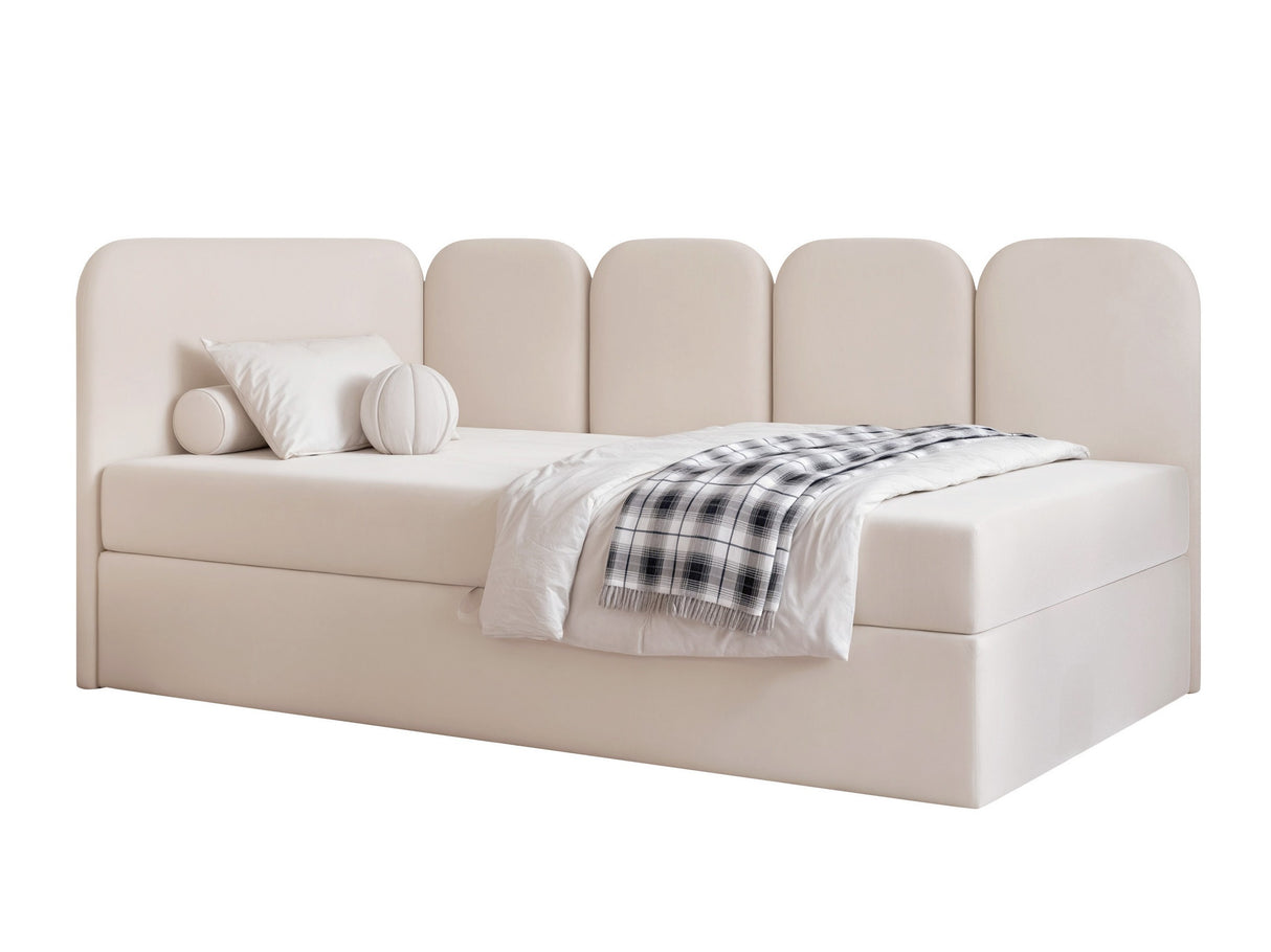 Gulta 613072 4457357