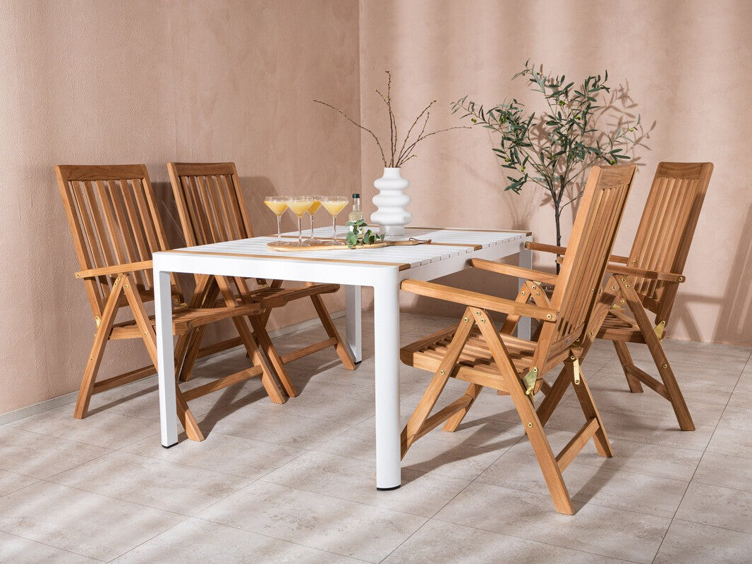 Galds un krēslu komplekts 500530