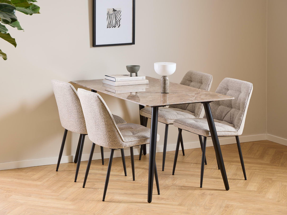 Galds 449352 4388333