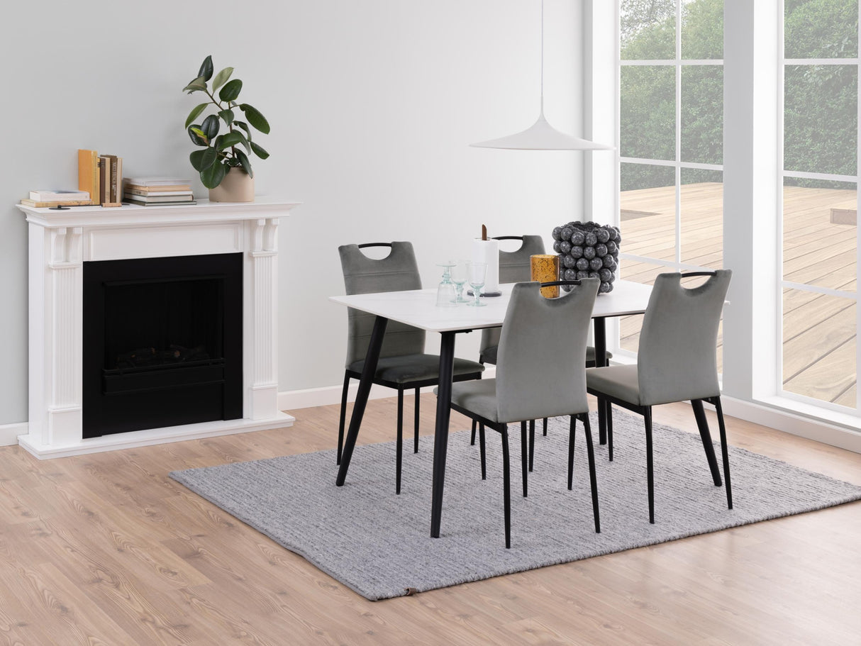 Galds 449352 4400557