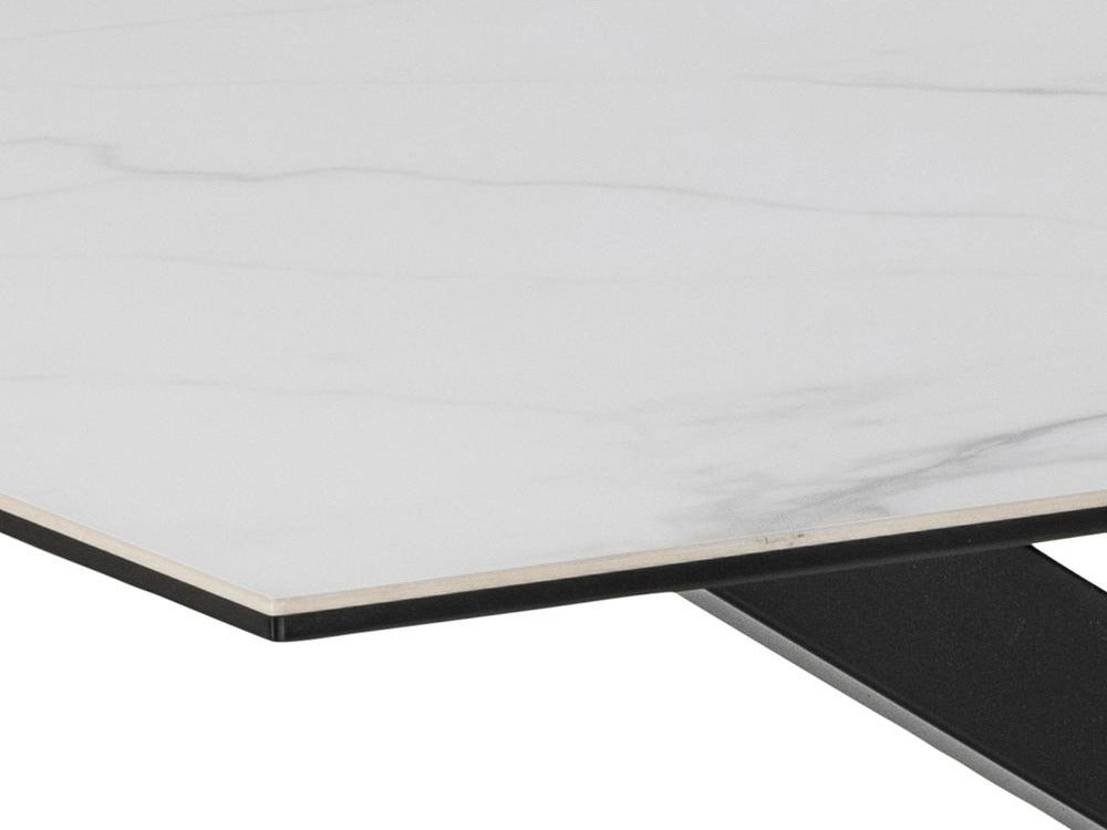 Galds 366155 4462492