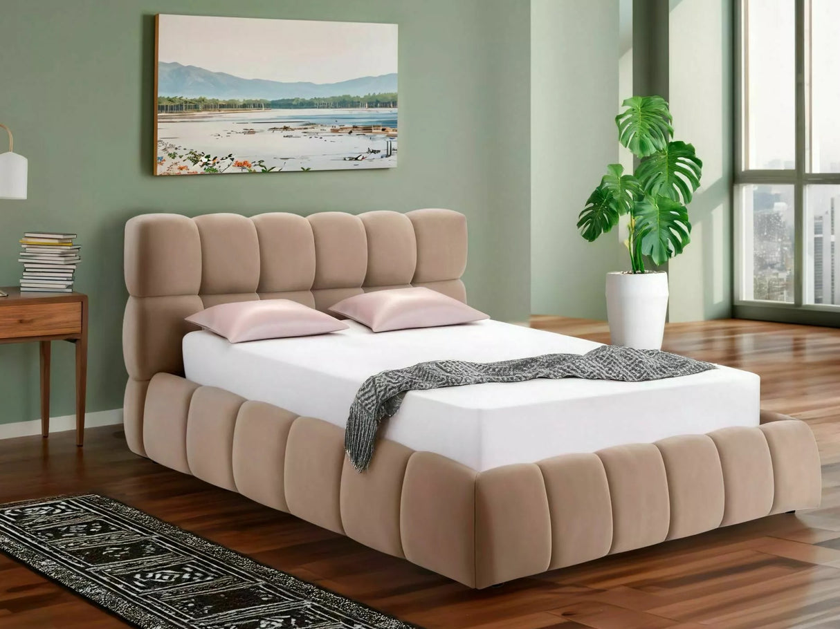 Gulta 663648 4851016